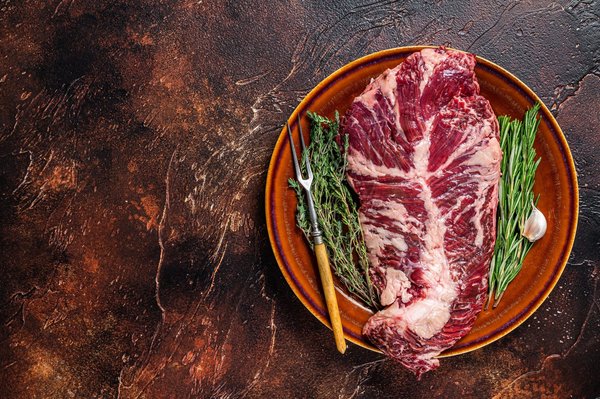 Pourquoi consulter un prothésiste ongulaire à Dijon ?