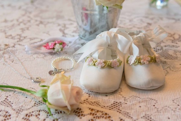 Quel cadeau offrir à l'occasion d'un anniversaire : coffrets baptême et naissance ?