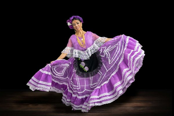 La robe espagnole : Un incontournable de la mode féminine ?